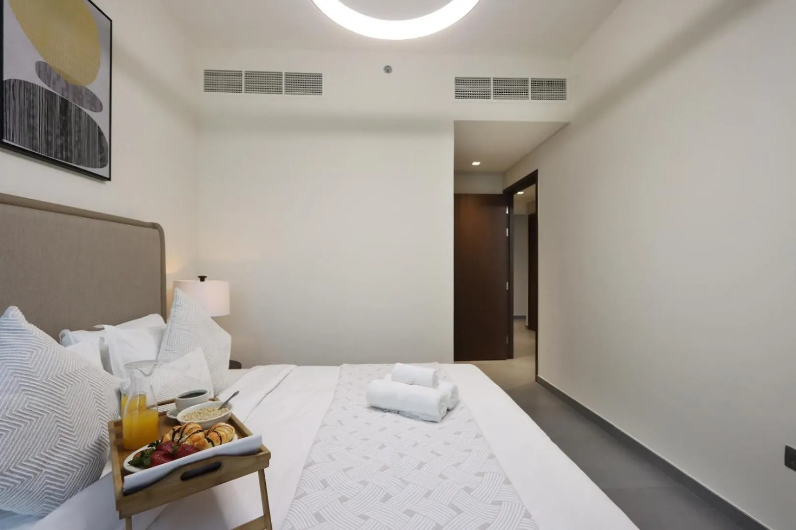Waterfront 2Br With Dubai Skyline Views Apartment