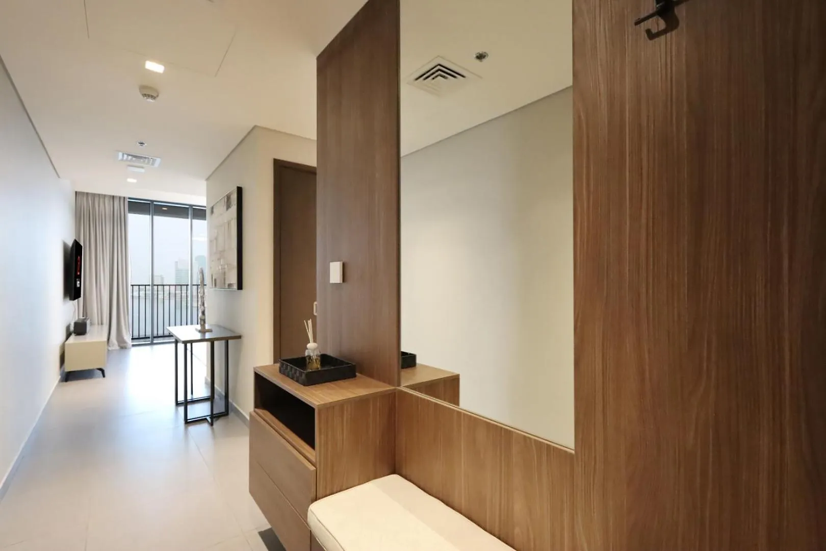 Waterfront 2Br With Dubai Skyline Views Apartment