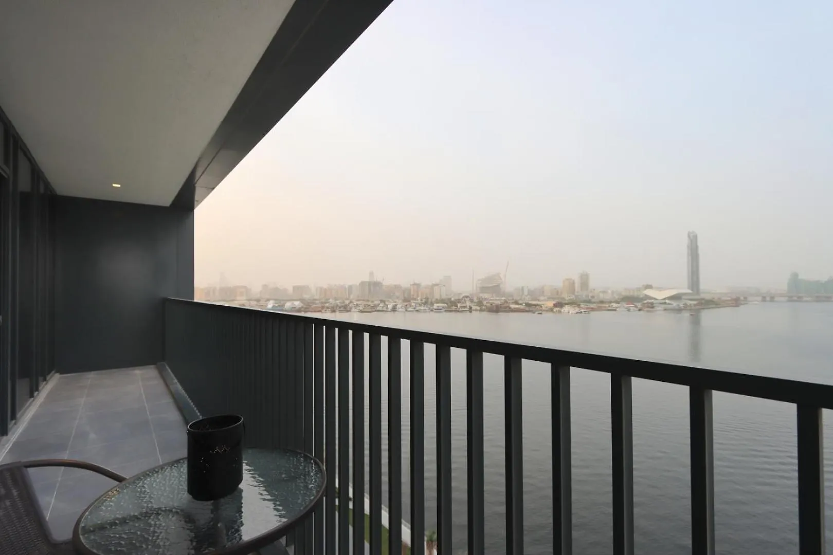 Waterfront 2Br With Dubai Skyline Views Apartment