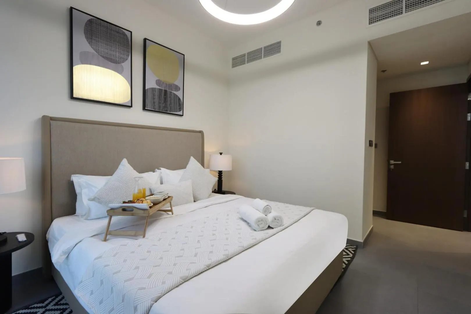 Waterfront 2Br With Dubai Skyline Views Apartment United Arab Emirates