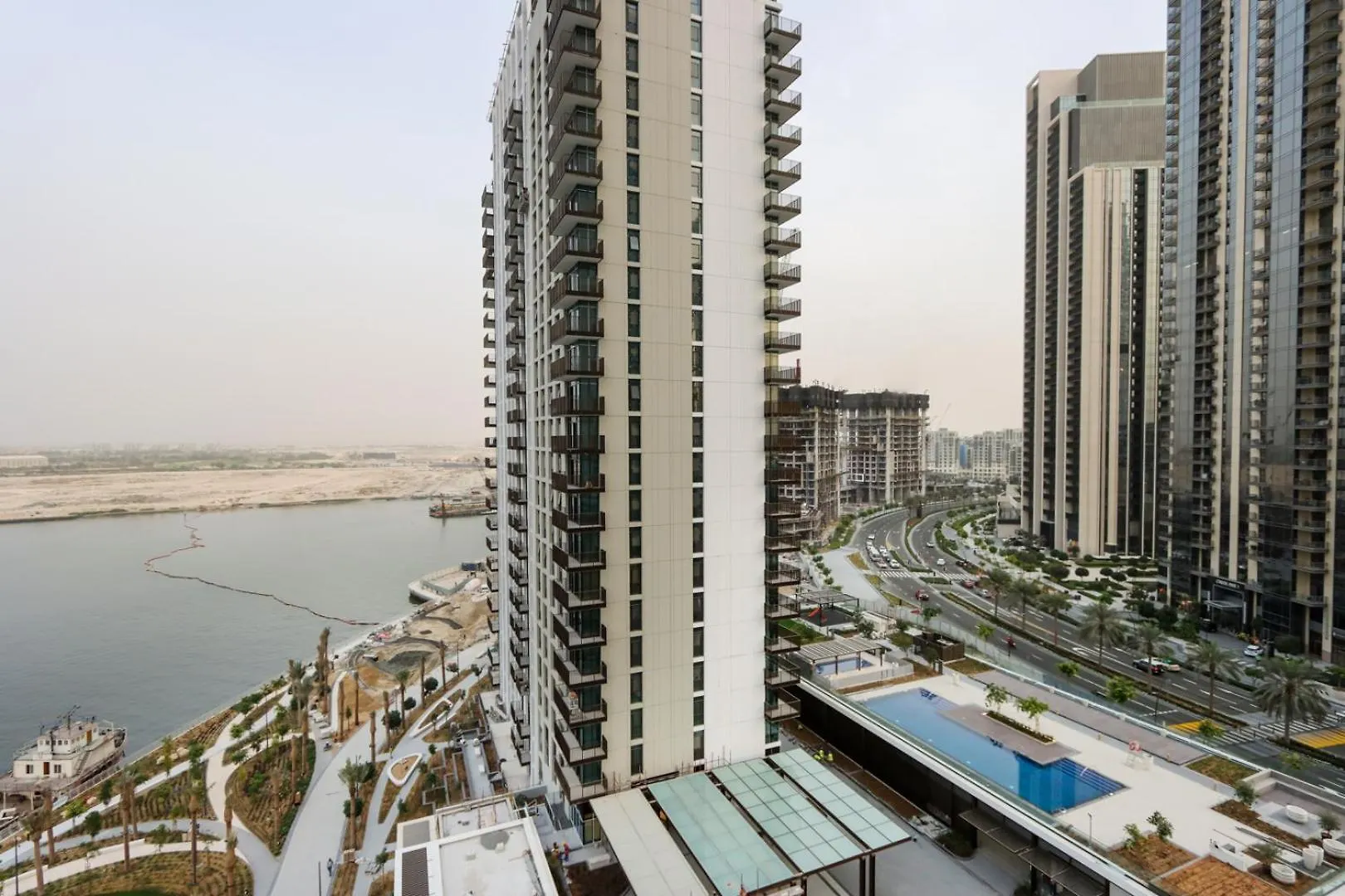 Livbnb- Embrace Serenity In 2B,Dubai Creek Harbour Apartment